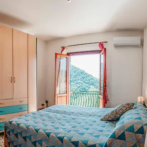 Casa vacanze Turri House--- Wifi -garden-parking -balcony, Recco